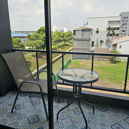 The Lantern Suites Ban Song Hong Luaran gambar