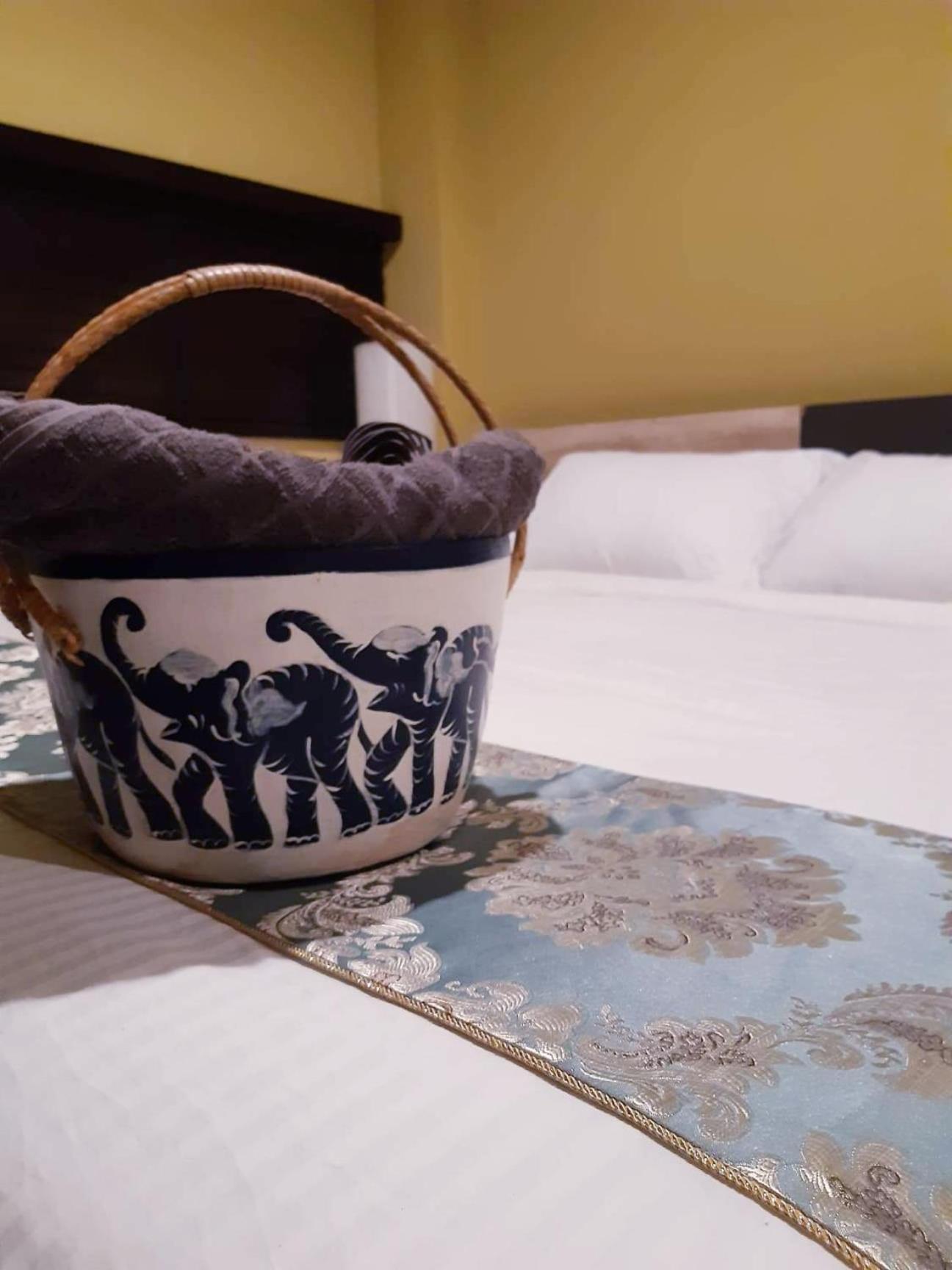 The Lantern Suites Ban Song Hong Bilik gambar