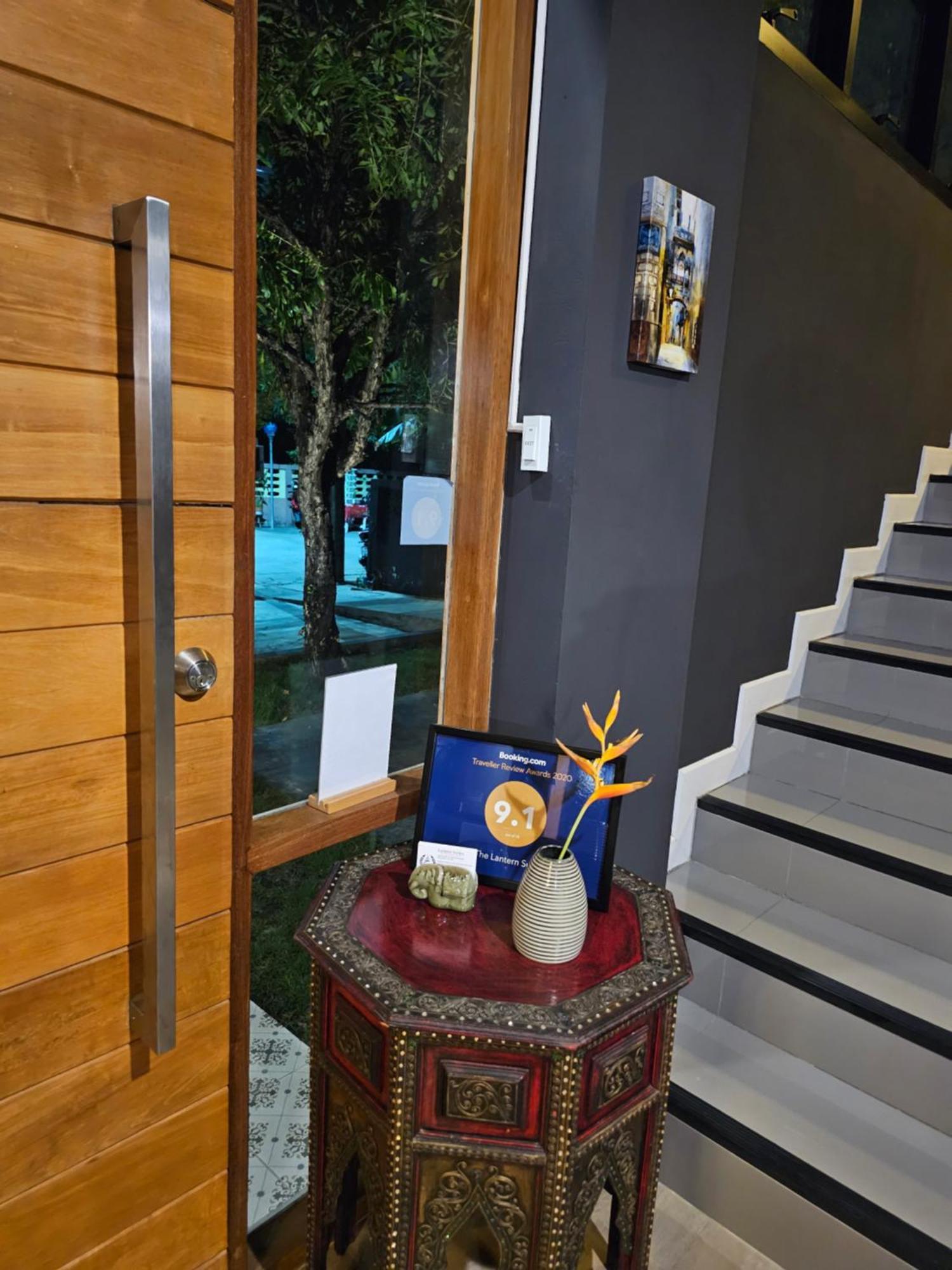 The Lantern Suites Ban Song Hong Luaran gambar