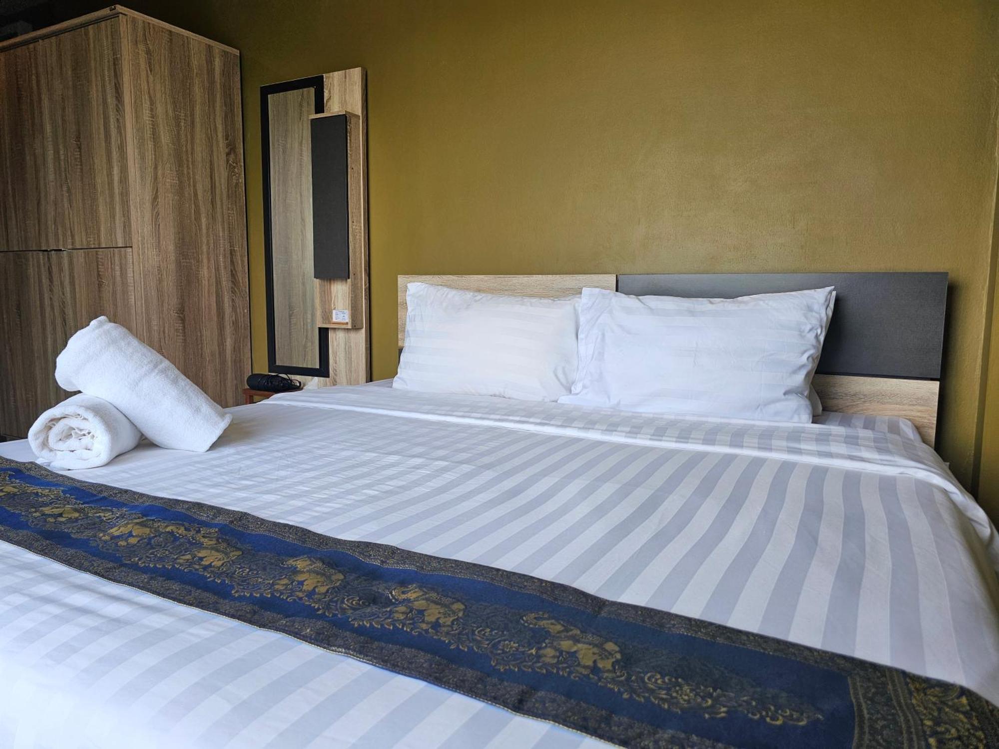 The Lantern Suites Ban Song Hong Luaran gambar