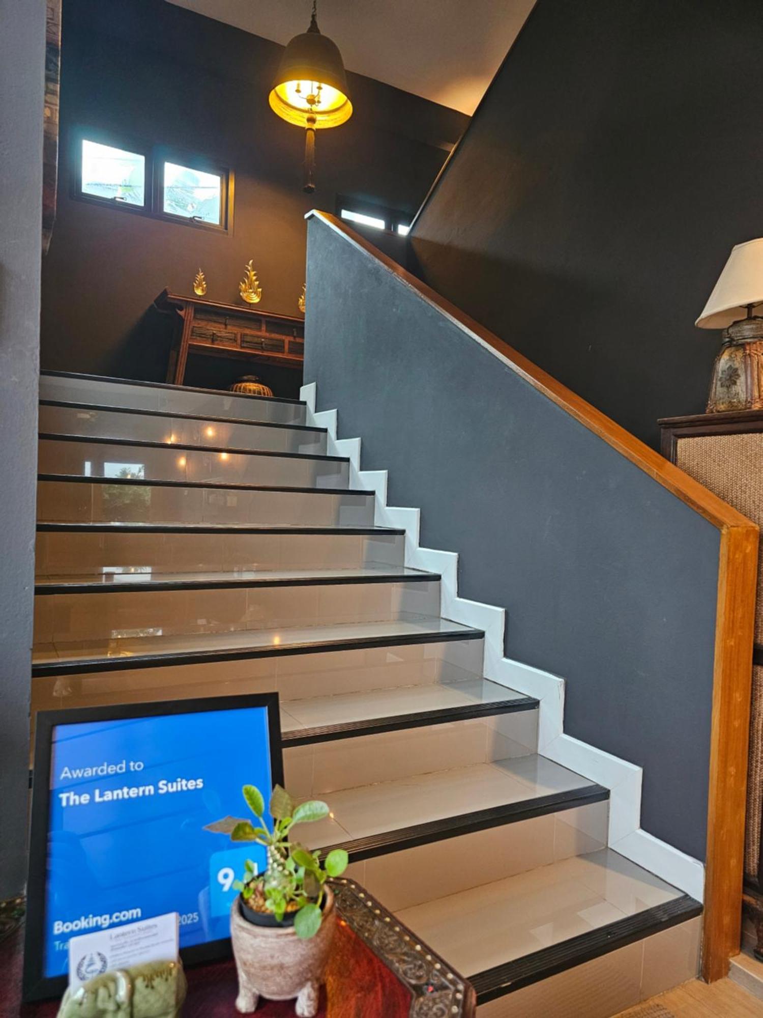 The Lantern Suites Ban Song Hong Luaran gambar