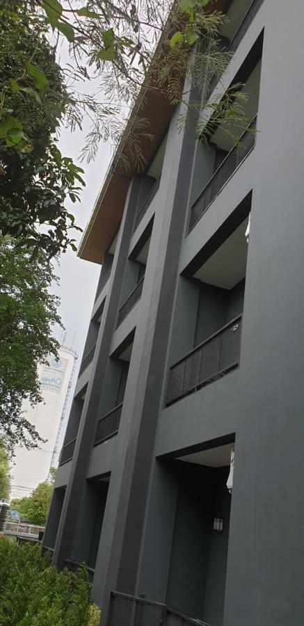 The Lantern Suites Ban Song Hong Luaran gambar